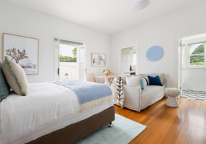 Executive Studio with Patio Near Trains, Sydney
